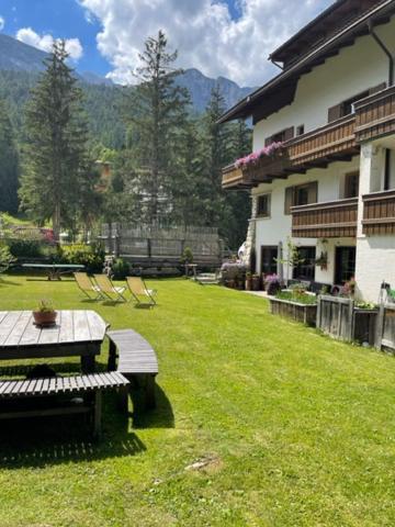 Lamiri Bed & Breakfast Badia  Exterior photo